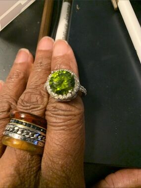 RSC-Covenant Classic Halo Ring with Olive Green Gemstone Silver Tone sz. 5